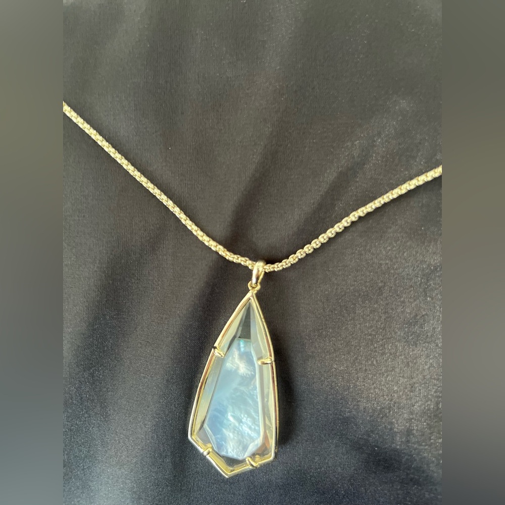 Kendra Scott Gold-Tone Clear Crystal Lilith Pendant Necklace Set - Picture 4 of 12
